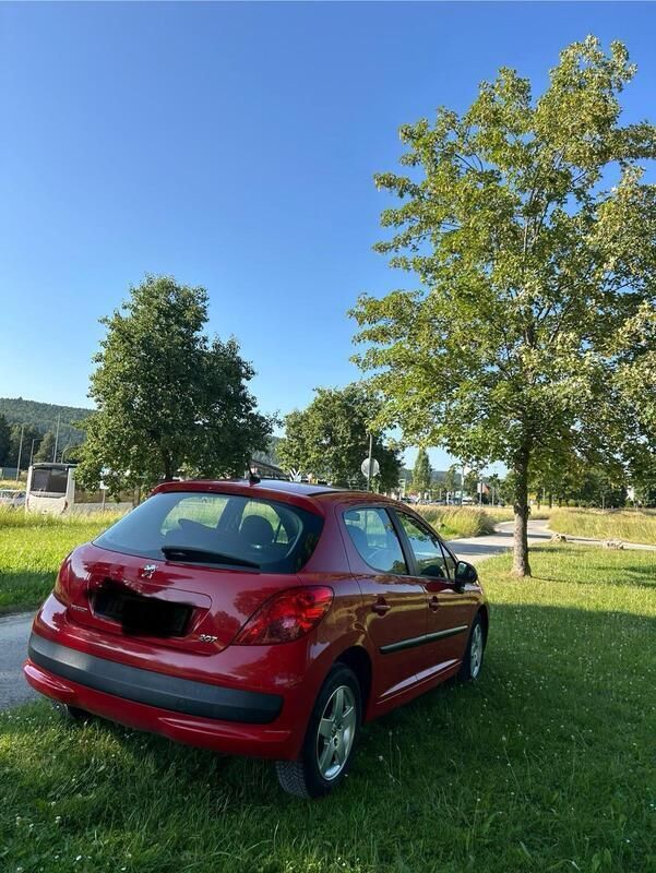 Rot Gebraucht 2009 Peugeot 207 Limousine | 2.400 € - Bild 1/4