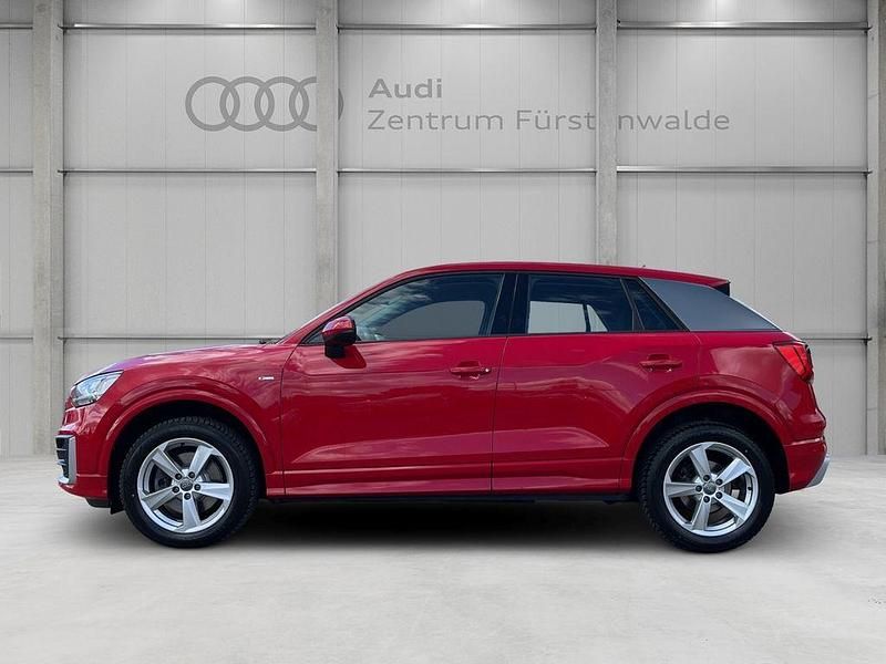 Gebraucht Audi Q2 Sport 116 PS (85 kW) 2018 Rot SUV