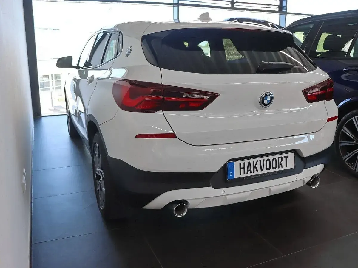 Używany BMW X2 Advantage 150 KM (110 kW) 2024 Biały SUV