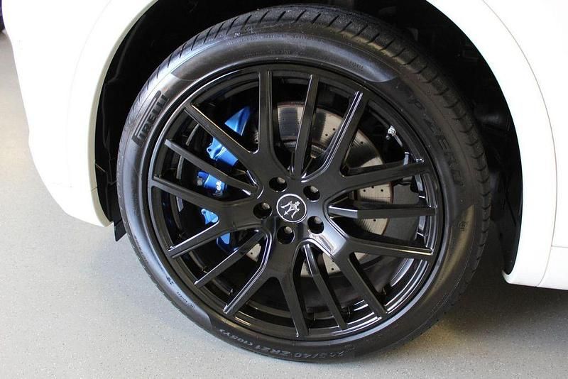 Gebraucht Maserati Levante 330 PS (242 kW) 2022 Weiß SUV