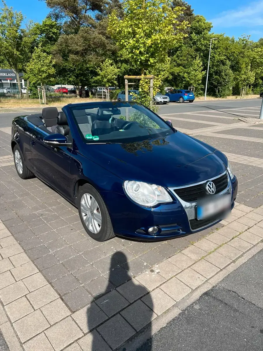 Gebraucht VW Eos 140 PS (102 kW) 2010 Blau Cabrio
