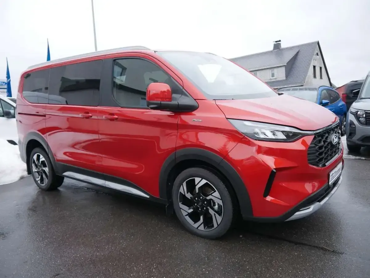 Neu Ford Tourneo Active 170 PS (125 kW) 2026 Rot Van / Kleinbus