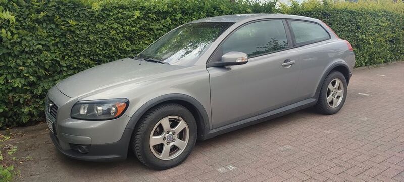 Grau Gebraucht 2007 Volvo C30 Kleinwagen | 2.450 € (Fairer Preis) - Bild 1/4