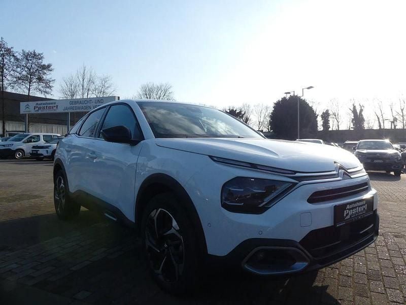 Gebraucht Citroën C4 Shine 131 PS (96 kW) 2023 Weiß Limousine