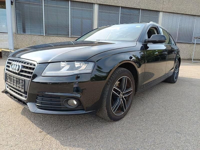 Schwarz Gebraucht 2011 Audi A4 Ambition Kombi | 4.999 € (Superpreis) - Bild 1/4