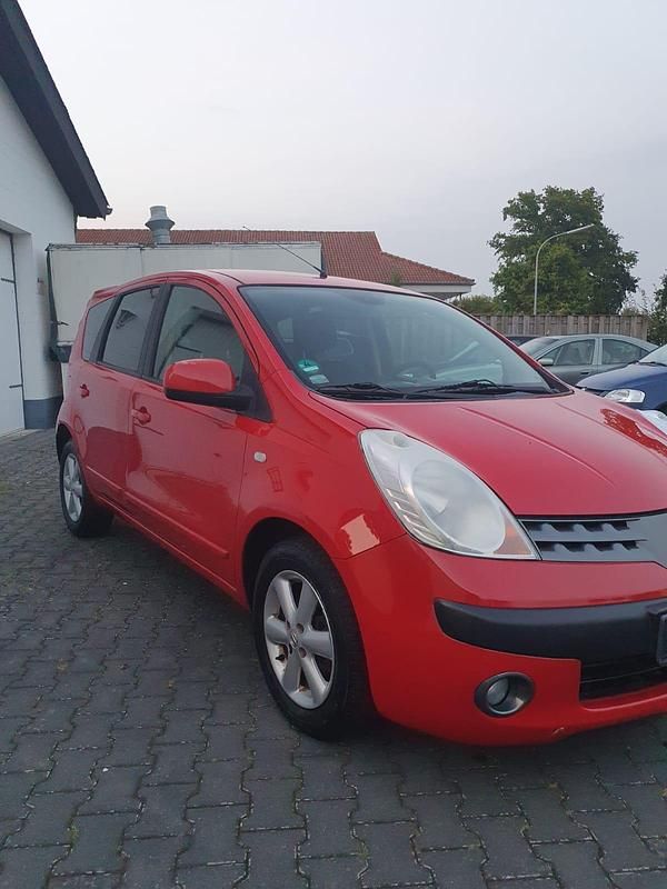 Rot Gebraucht 2006 Nissan Note Van / Kleinbus | 2.000 € (Fairer Preis) - Bild 1/4
