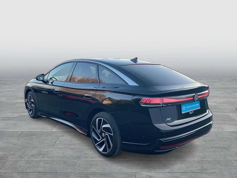 Gebraucht VW ID.7 Pro 210 kW (286 PS) 2023 Grenadillschwarz metallic Kleinwagen