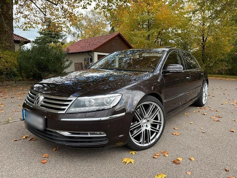 Braun Gebraucht 2013 VW Phaeton Exclusive Limousine | 15.950 € (Teuer) - Bild 1/4