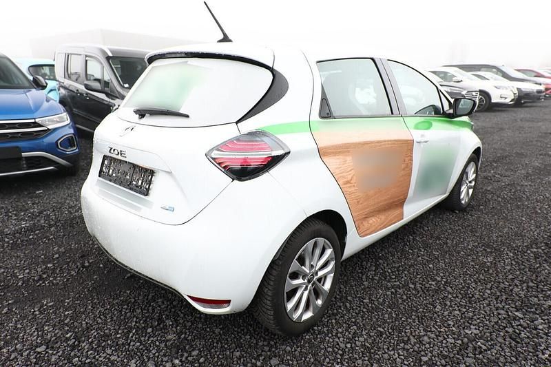 Gebraucht Renault Zoe Experience 50 kW (69 PS) 2021 Gletscherweiß Kleinwagen