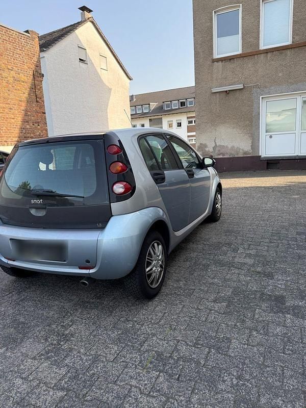 Blau Gebraucht 2006 Smart ForFour Kleinwagen | 950 € (Guter Preis) - Bild 1/4