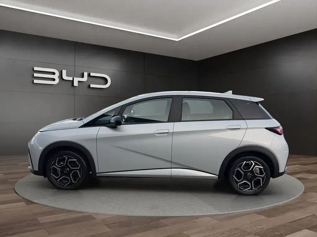 Używany BYD Dolphin Comfort 150 kW (204 KM) 2026 Biały Hatchback