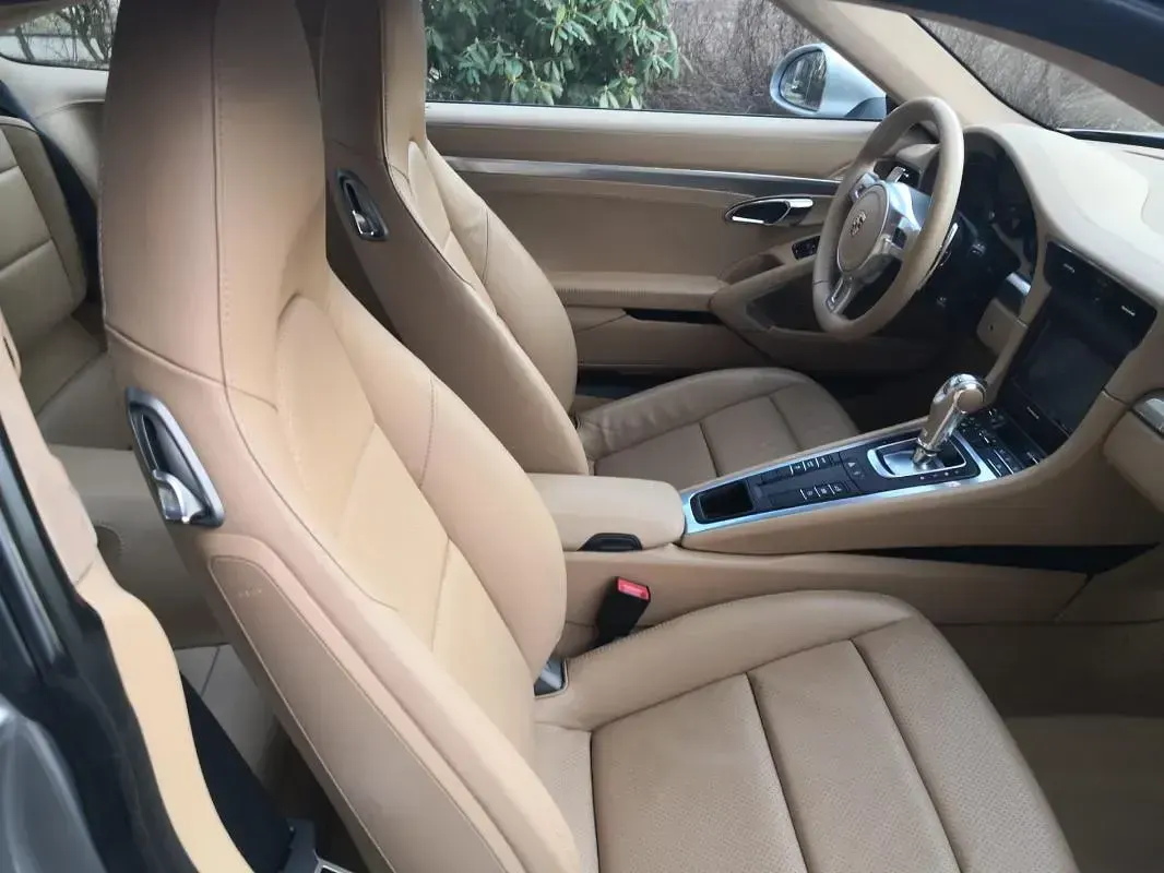 Gebraucht Porsche 911 Carrera 349 PS (256 kW) 2012 Silber (platinsilbermetallic) Coupé