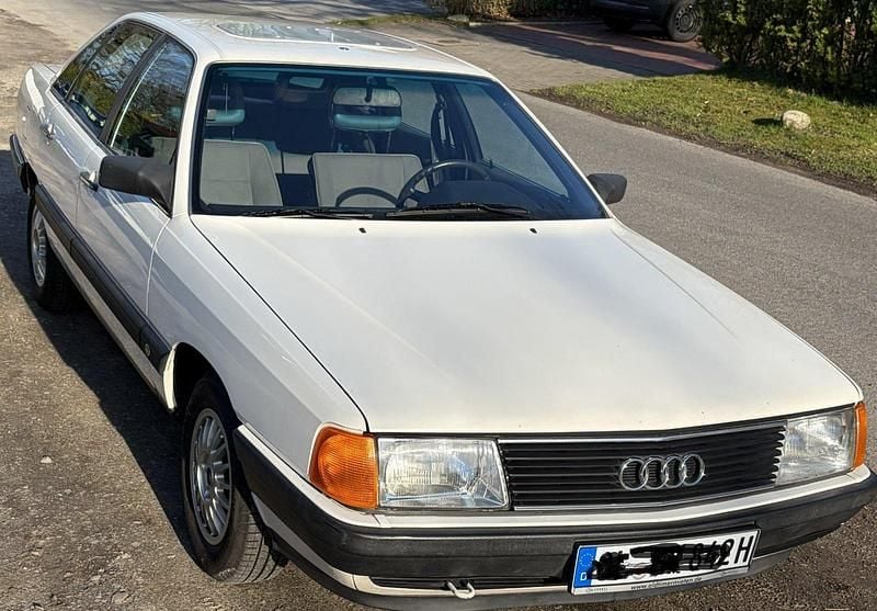 Second-hand Audi 100 90 CP (66 kW) 1985 Berlinǎ