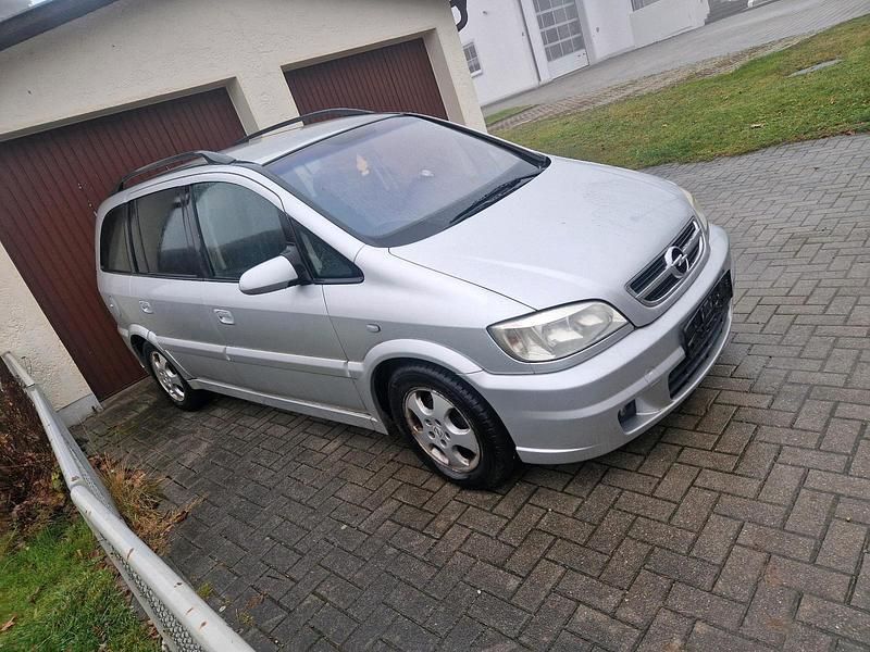 Silber Gebraucht 2005 Opel Zafira OPC Van / Kleinbus | 700 € (Superpreis) - Bild 1/4