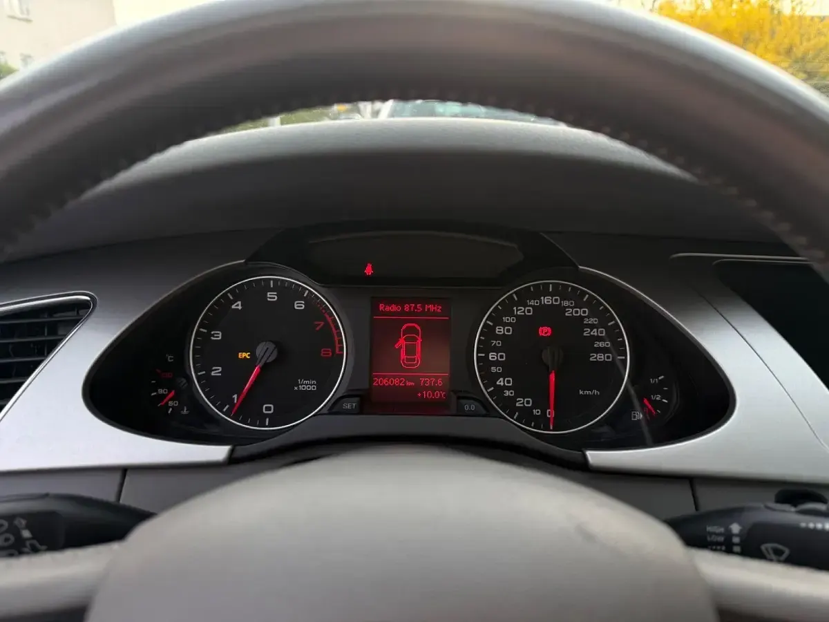 Gebraucht Audi A4 S-Line 140 PS (102 kW) 2008 Blau Limousine