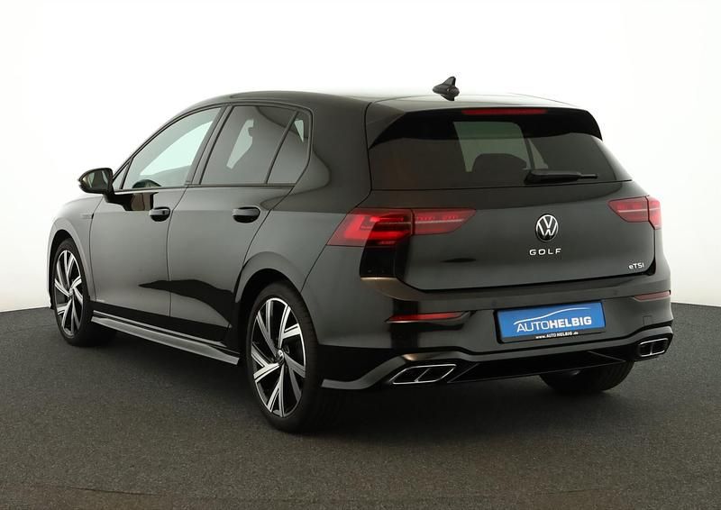 Gebraucht VW Golf R-line 150 PS (110 kW) 2024 Mythos black metallic SUV