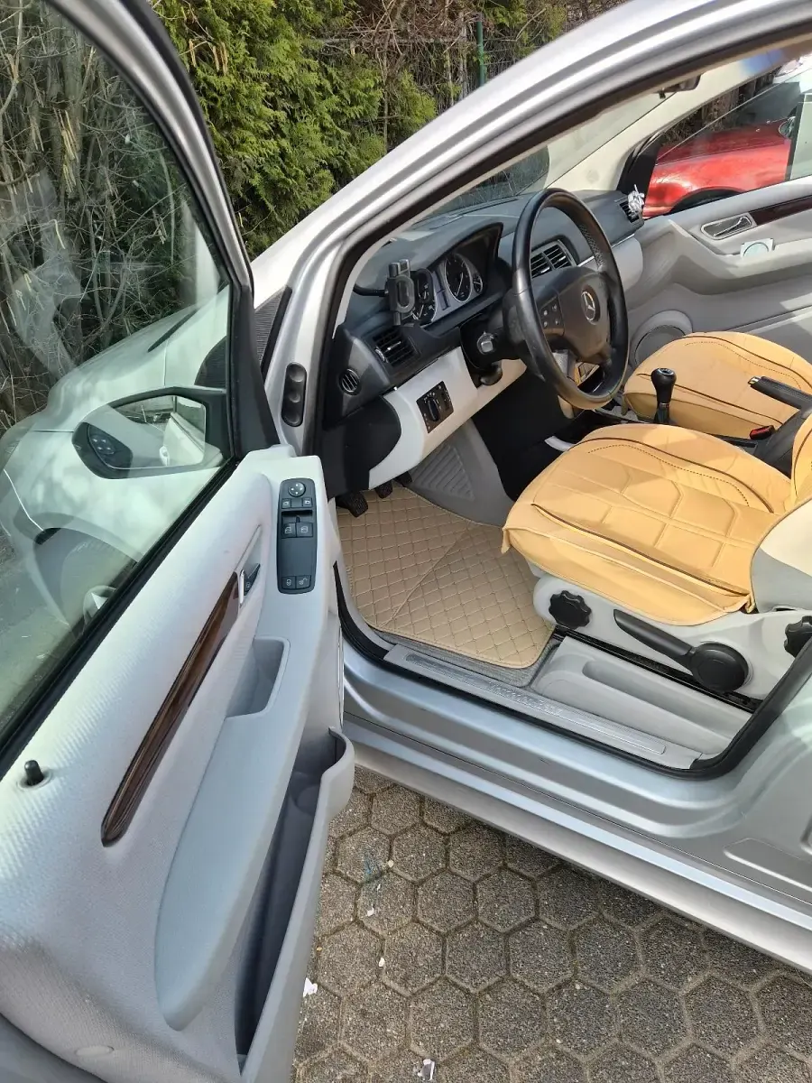 Gebraucht Mercedes B150 95 PS (69 kW) 2006 Silber Van / Kleinbus