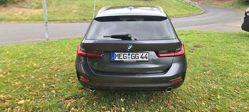 Gebraucht BMW 320 Luxury Line 190 PS (139 kW) 2019 Grau Kombi