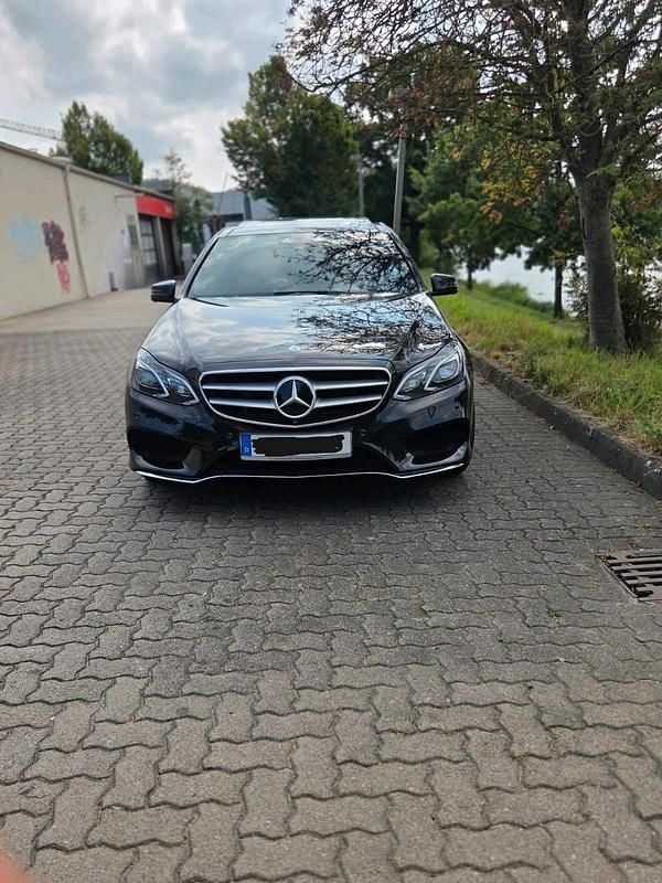 Schwarz Gebraucht 2015 Mercedes E350 AMG Limousine | 24.500 € (Etwas zu teuer) - Bild 1/4