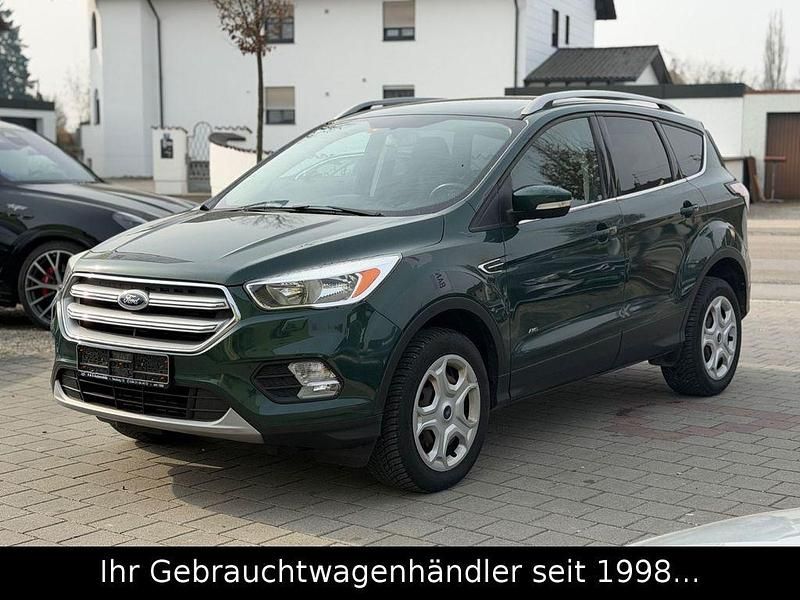 Gebraucht Ford Kuga Trend 150 PS (110 kW) 2017 Grün SUV