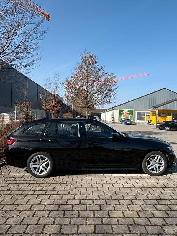 Gebraucht BMW 318 150 PS (110 kW) 2024 Schwarz Kombi
