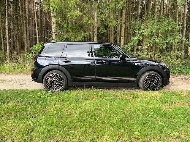Schwarz Gebraucht 2023 Mini Cooper S Clubman Kombi | 31.500 € (Etwas zu teuer) - Bild 1/4