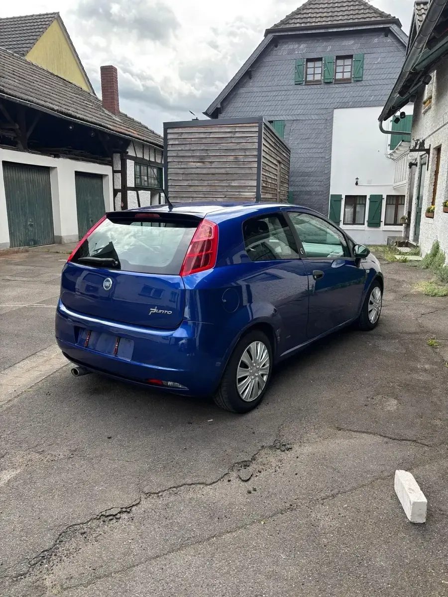 Gebraucht Fiat Punto 77 PS (56 kW) 2008 Blau Kleinwagen