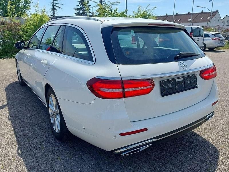 Polarweiss Gebraucht 2019 Mercedes E200 Avantgarde Kombi | 23.999 € (Guter Preis) - Bild 1/4