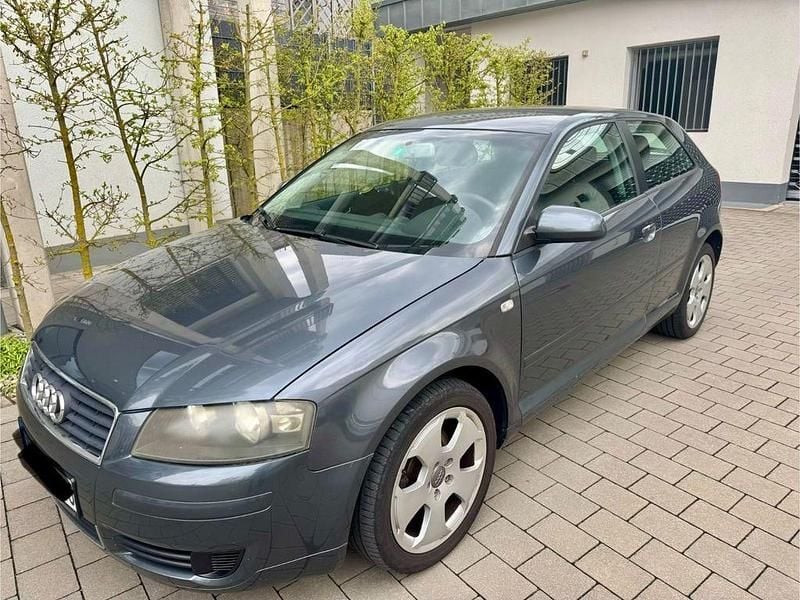 Second-hand Audi A3 Attraction 102 CP (75 kW) 2004 Gri Hatchback