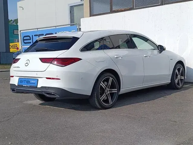 Gebraucht Mercedes CLA250e Progressive 160 PS (117 kW) 2020 Weiß (polarweiss) Coupé