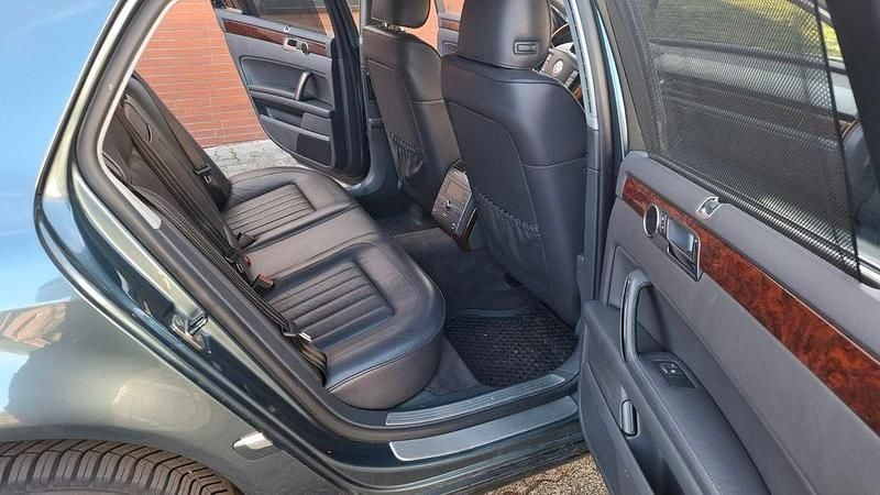 Gebraucht VW Phaeton 239 PS (175 kW) 2008 Grau Limousine