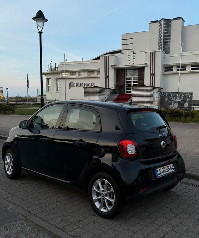Gebraucht Smart ForFour Passion 71 PS (52 kW) 2018 Schwarz Kleinwagen