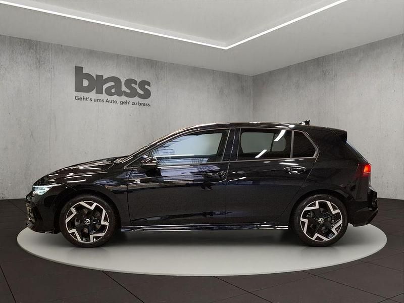 Gebraucht VW Golf VIII R-line 150 PS (110 kW) 2025 Grenadillschwarz metallic Limousine