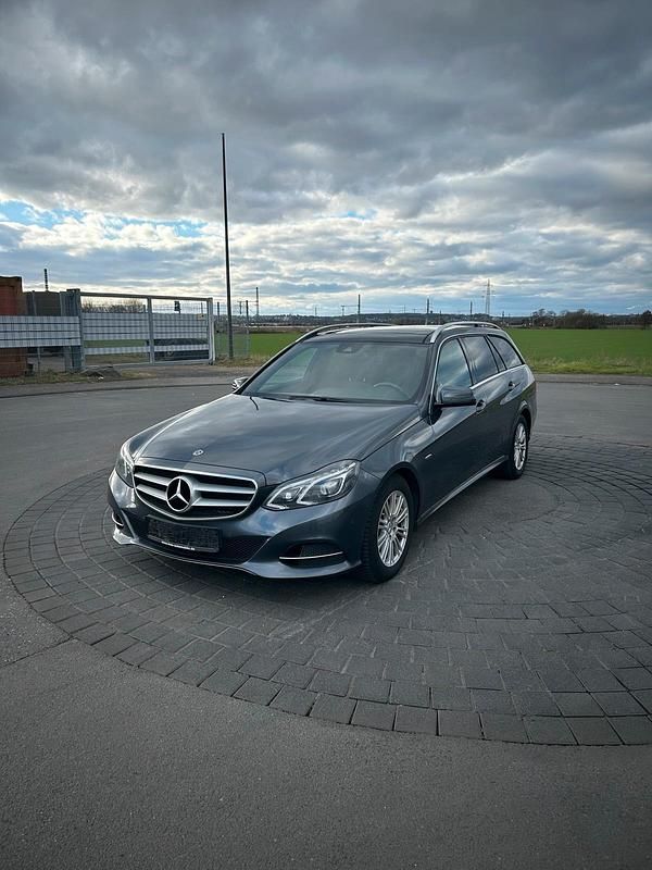 Gebraucht Mercedes E200 136 PS (100 kW) 2016 Grau Kombi