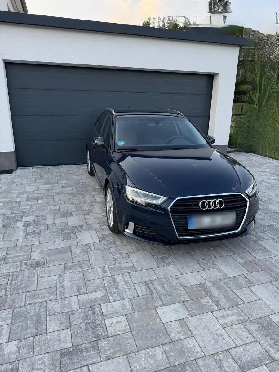 Gebraucht Audi A3 Sport 150 PS (110 kW) 2019 Blau Limousine