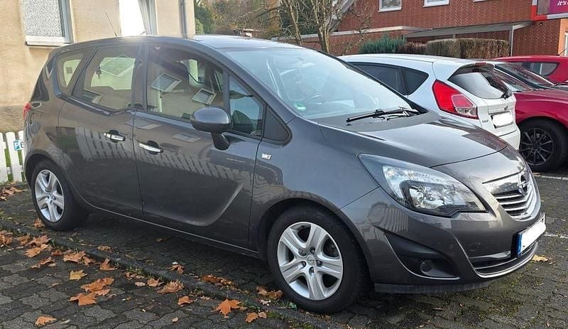 Grau Gebraucht 2011 Opel Meriva Innovation Van / Kleinbus | 3.550 € (Guter Preis) - Bild 1/4