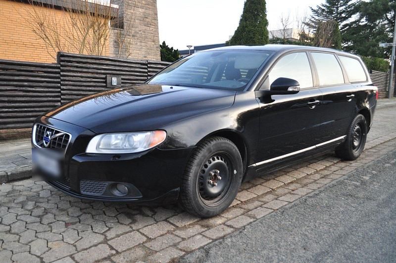 Schwarz Gebraucht 2009 Volvo V70 Summum Kombi | 4.700 € (Fairer Preis) - Bild 1/4