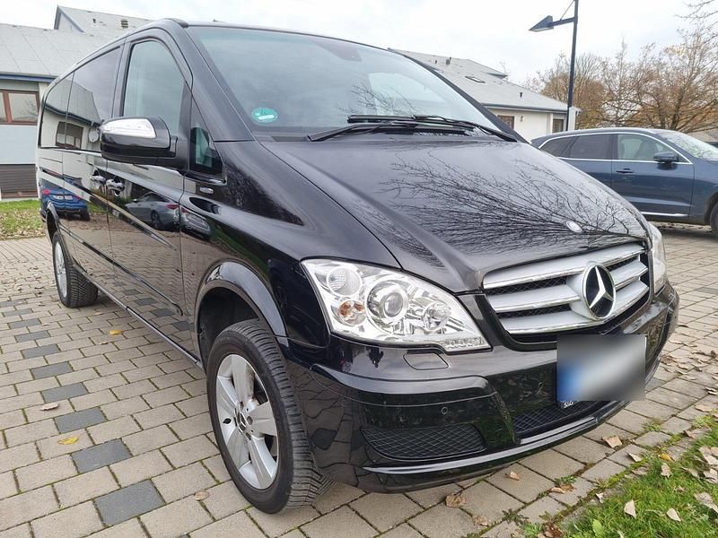 Schwarz Gebraucht 2013 Mercedes Viano Van / Kleinbus | 27.900 € - Bild 1/4