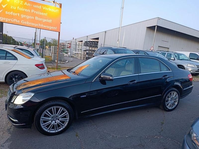 Gebraucht Mercedes E350 231 PS (169 kW) 2010 Schwarz Limousine