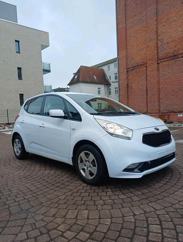 Gebraucht Kia Venga 90 PS (66 kW) 2018 Weiß Kleinwagen