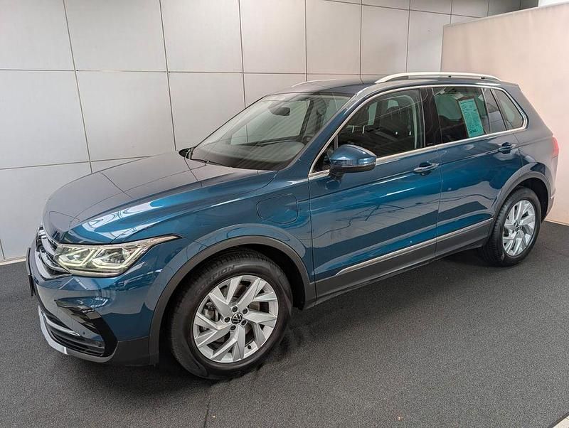 Gebraucht VW Tiguan Elegance 150 PS (110 kW) 2022 Blau SUV