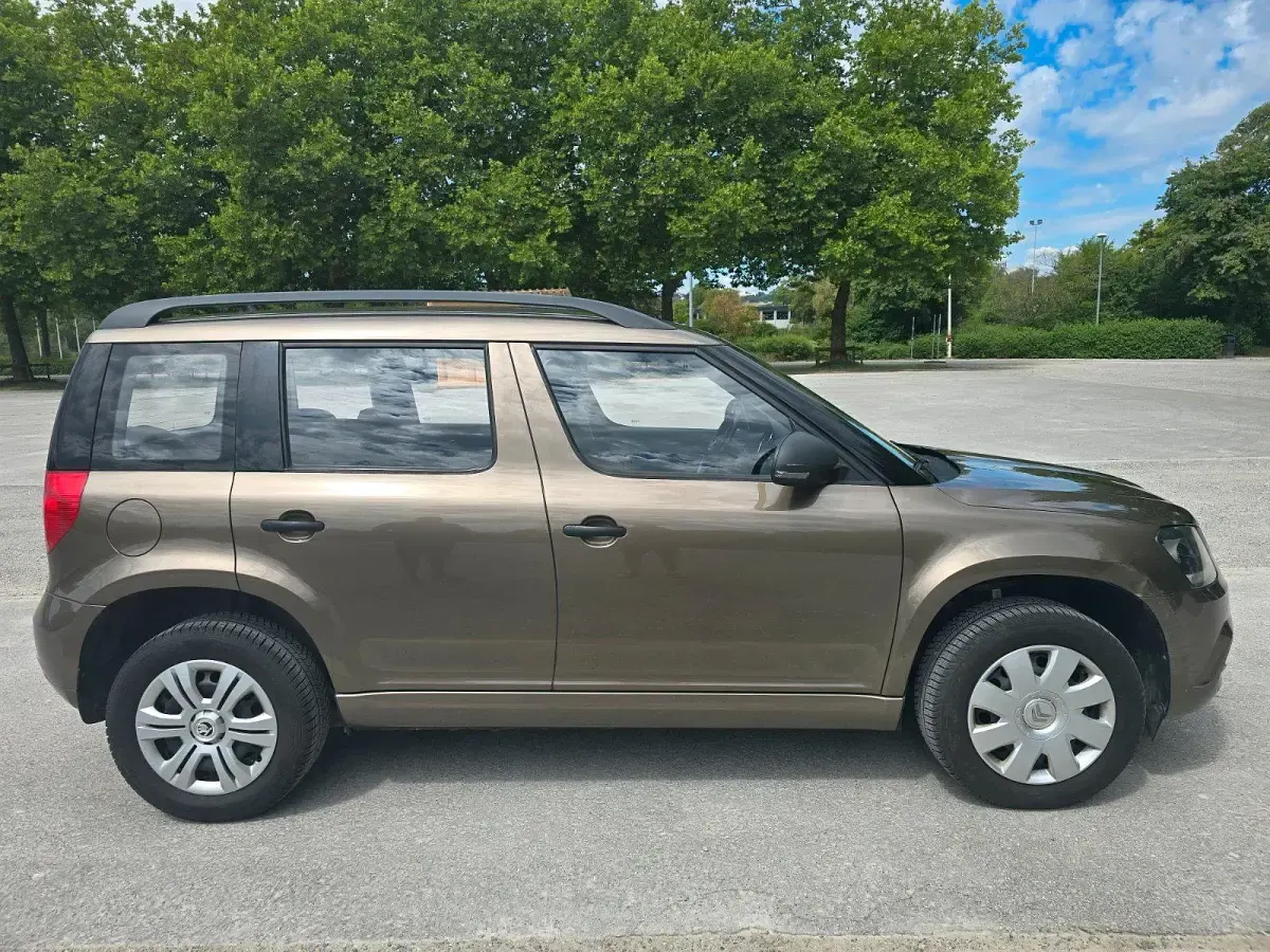 Gebraucht Skoda Yeti 110 PS (80 kW) 2015 Braun SUV