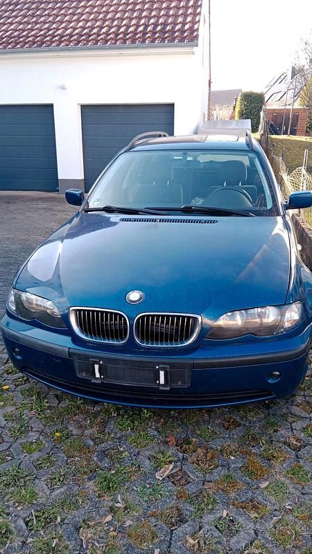 Second-hand BMW 320 170 CP (125 kW) 2002 Albastru Break