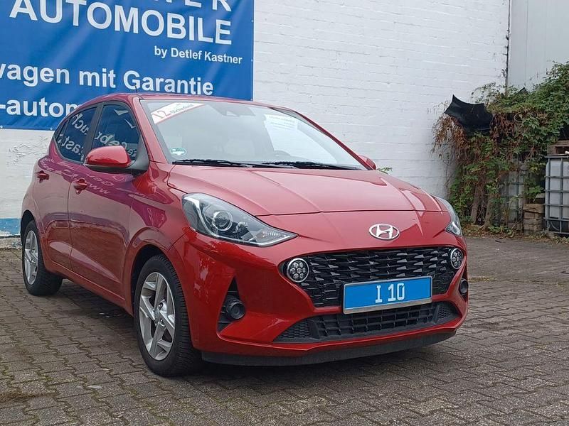 Intense blue / met Gebraucht 2022 Hyundai i10 Edition 30 Kleinwagen | 12.590 € (Fairer Preis) - Bild 1/4