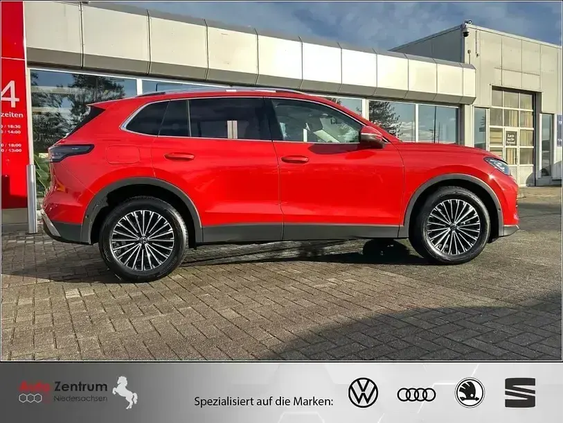 Gebraucht VW Tiguan Elegance 150 PS (110 kW) 2025 Rot SUV