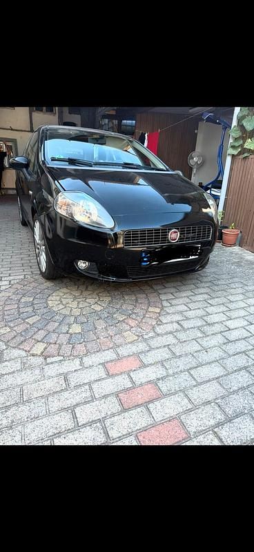 Schwarz Gebraucht 2009 Fiat Punto Kleinwagen | 2.600 € (Etwas zu teuer) - Bild 1/4