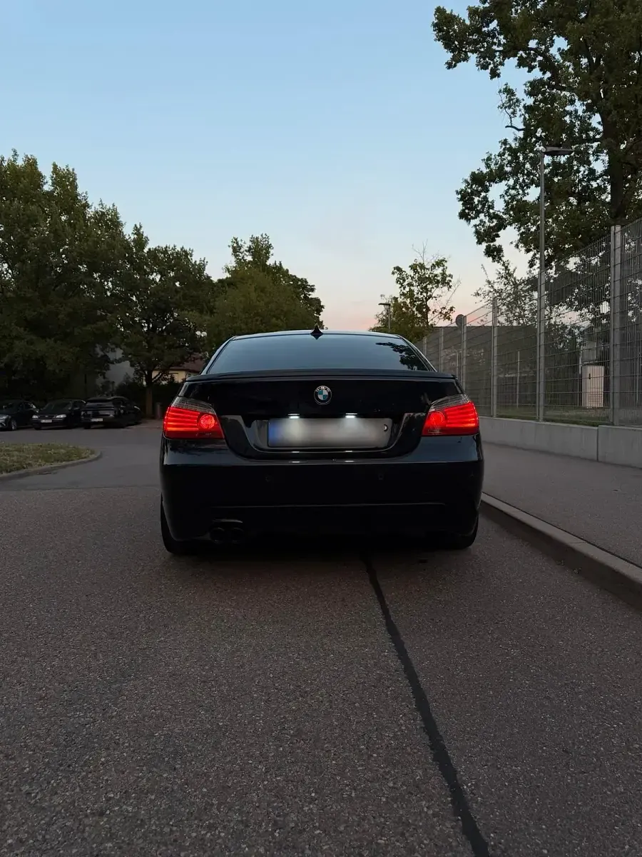 Gebraucht BMW 523 M Sport 190 PS (139 kW) 2008 Schwarz Limousine
