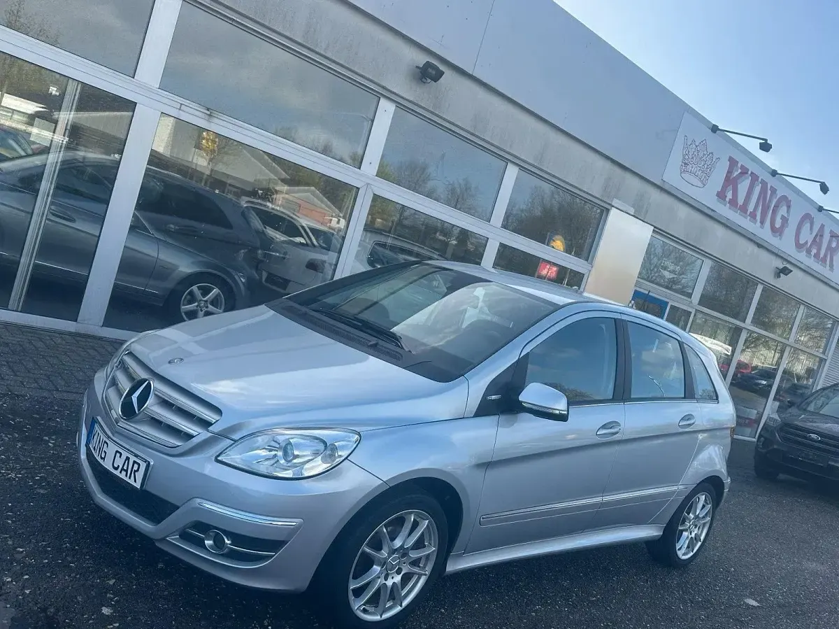 Gebraucht Mercedes B150 95 PS (69 kW) 2009 Silber Van / Kleinbus