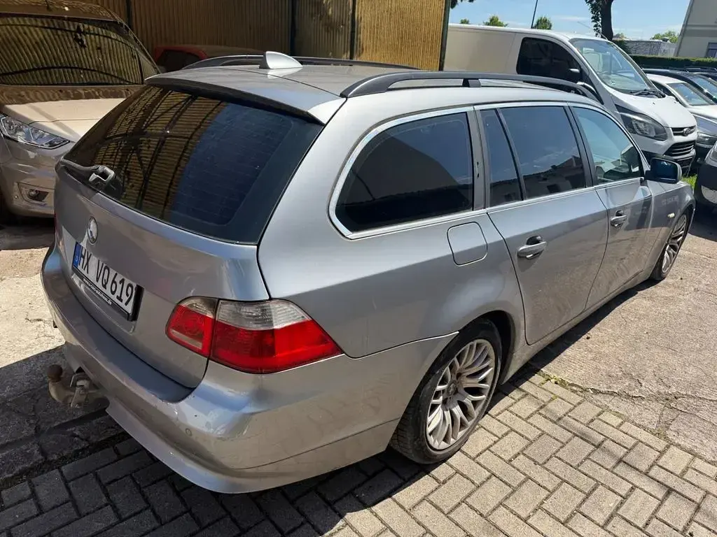 Gebraucht BMW 525 177 PS (130 kW) 2005 Grau Kombi