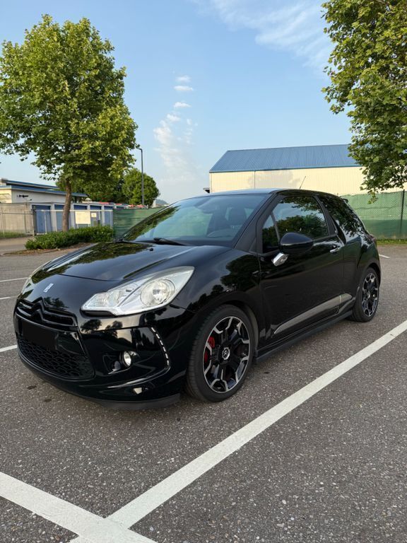 Schwarz Gebraucht 2014 Citroën DS3 Sport Chic Kleinwagen | 6.400 € (Fairer Preis) - Bild 1/4